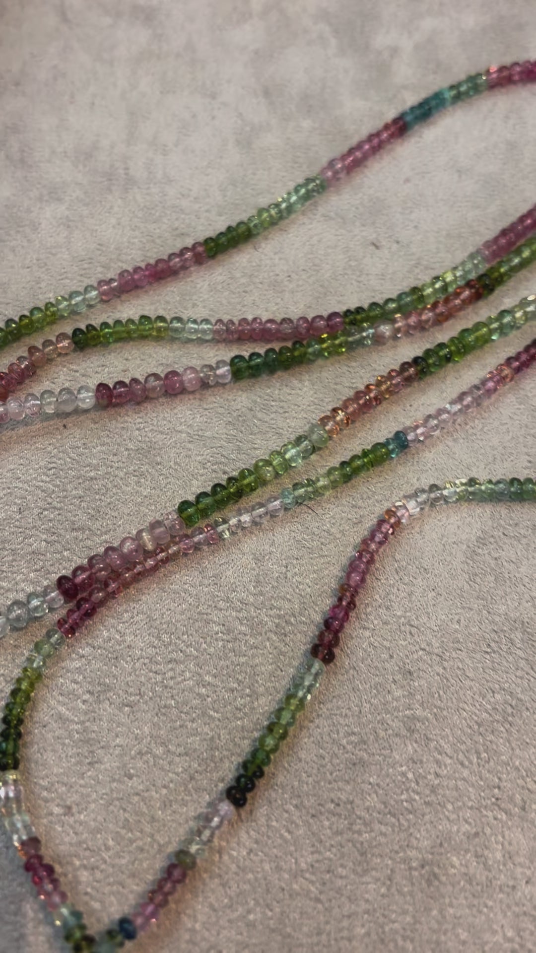 TURMALINA MULTI BOTÃO 3.8- 4.2 MM - 1 FIO - 40CM