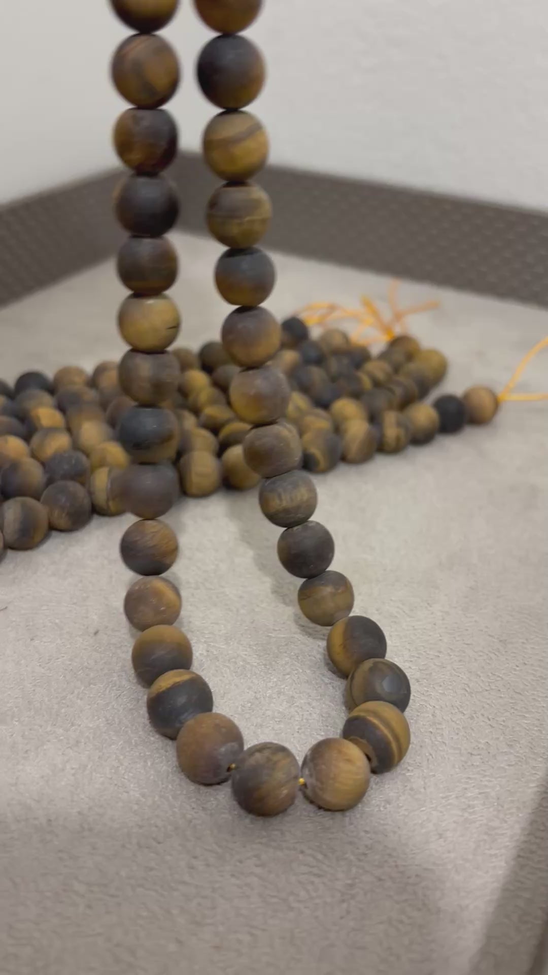 OLHO DE TIGRE FOSCO BOLA 10 MM - 4 FIOS DE 38 CM CADA