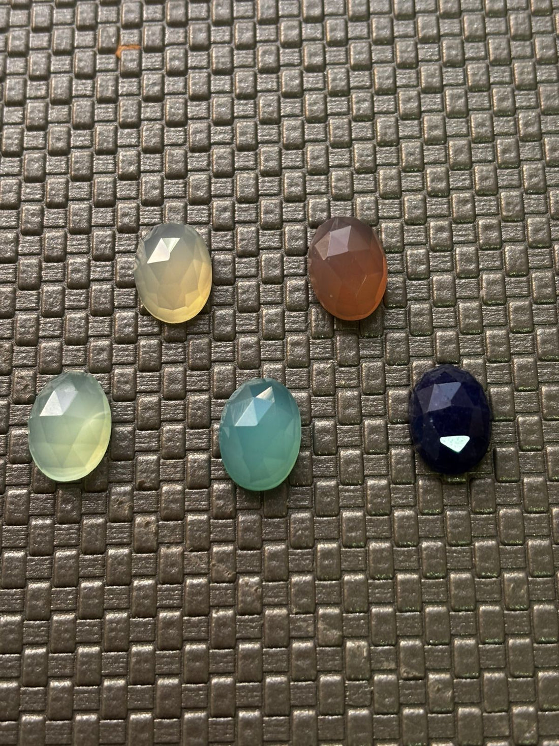 CALCEDONIA NATURAL OVAL FACETADA 10X14MM