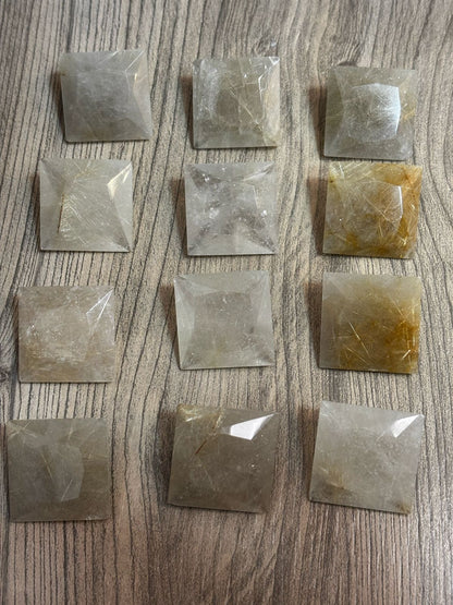 QUARTZO RUTILADO QUADRADO FACETADO 24 MM LOTE COM 16 PEÇAS