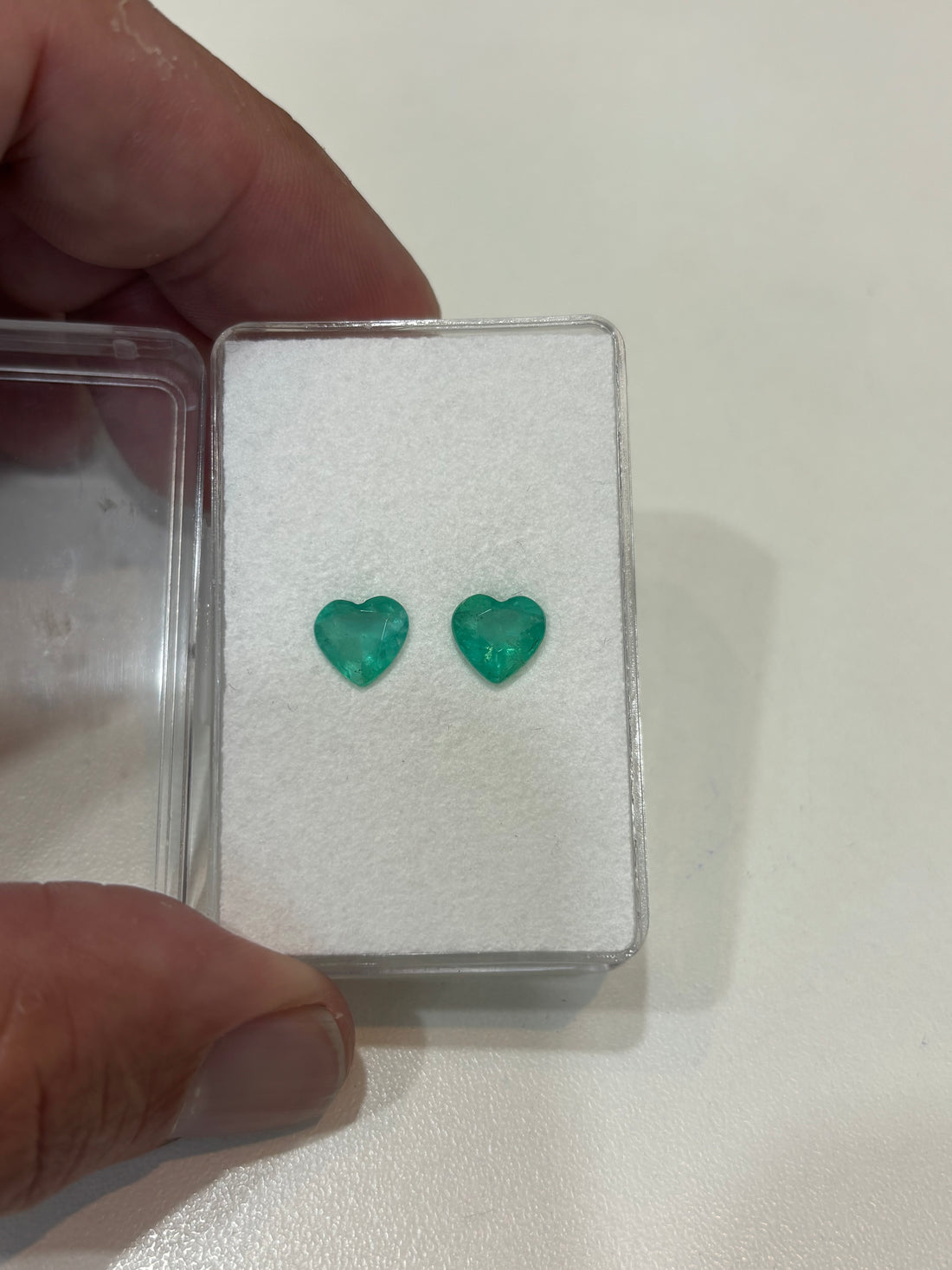 Esmeralda Coração 8x8 MM - 3.42 CTS - PAR 2 PCS