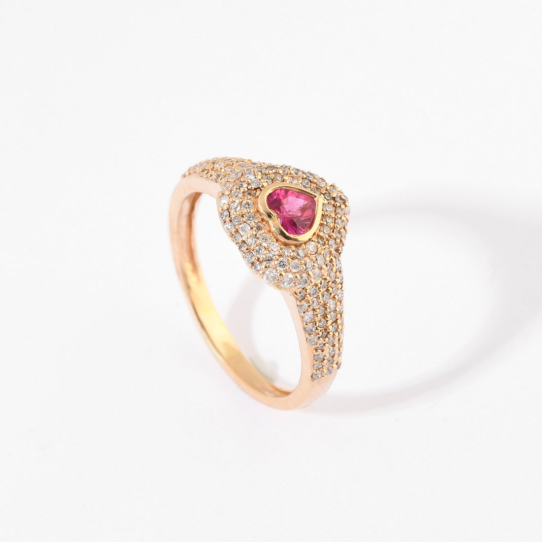 Anel Pinky Heart Pave Rubi e Diamantes