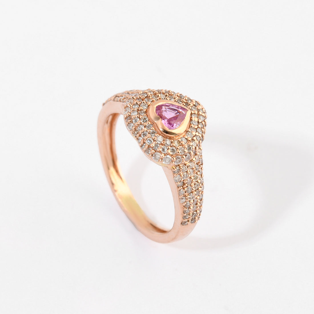 Anel Pinky Heart Pave Bezel Set Safira Rosa e Diamantes