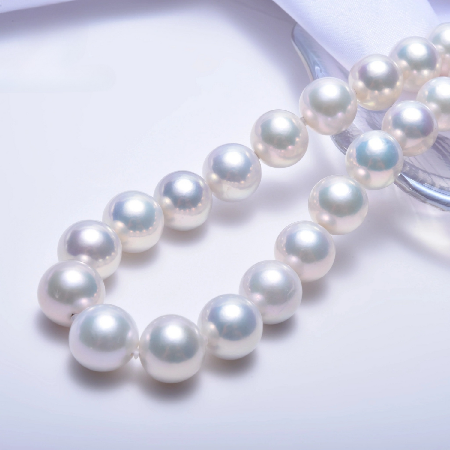 PEROLA REDONDA AAA+ 12-14 MM -  1 FIO - 40 CM