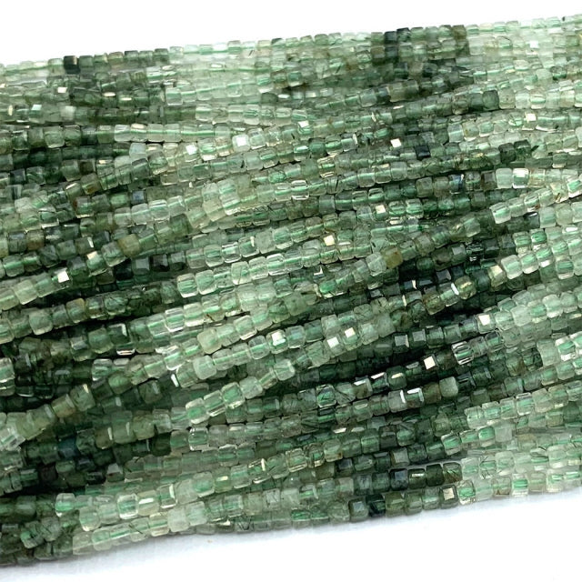 Quartzo Verde Cubo Facetado 2-2.5 mm - 1 Fio - 40 cm