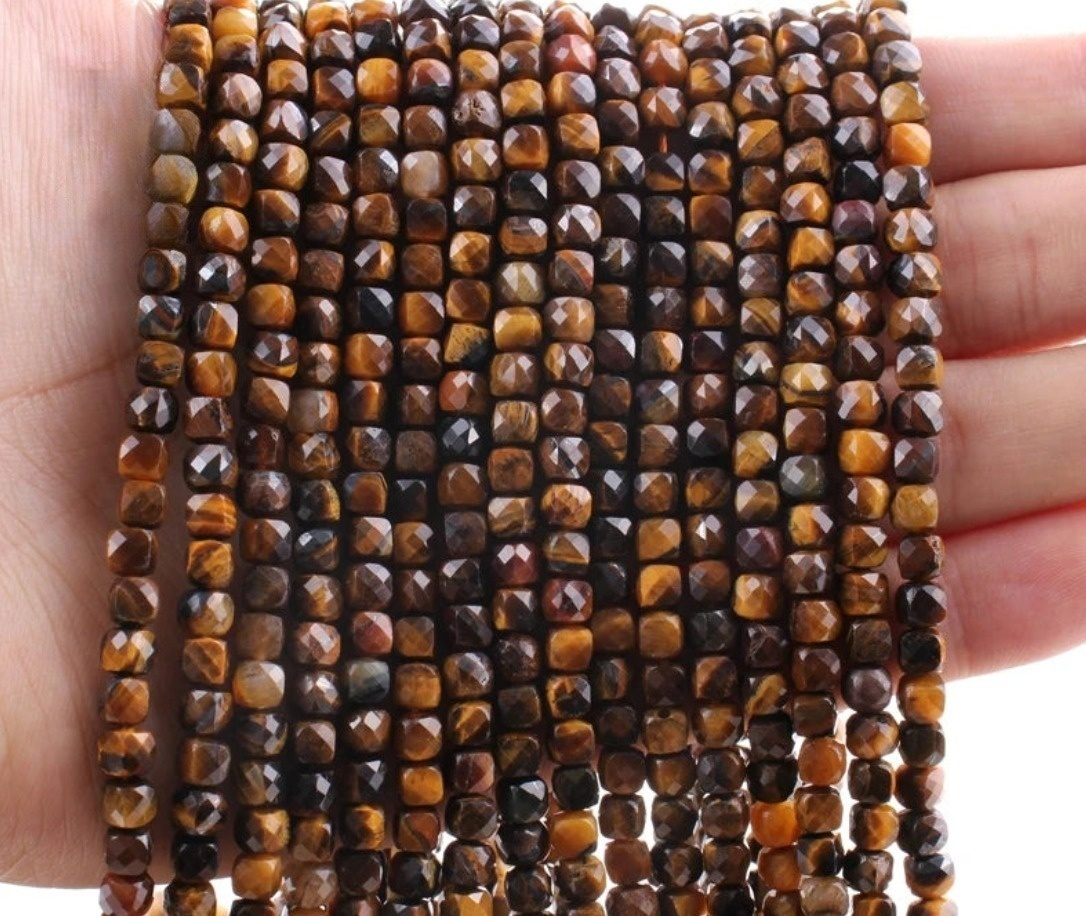 GEMAS VARIADAS QUADRADA FACETADA 4 MM - 1 FIO - 38 CM - QUALIDADE: B+