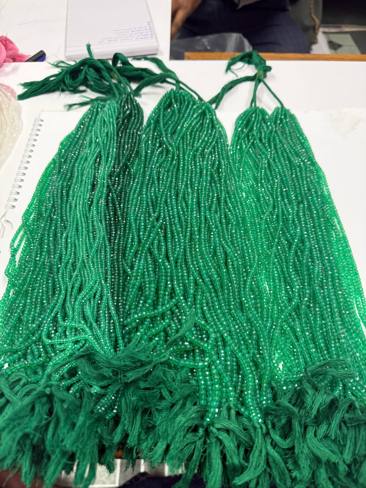 Onix Verde Botão Facetado 4-4.5 mm - 1 Fio 38 cm