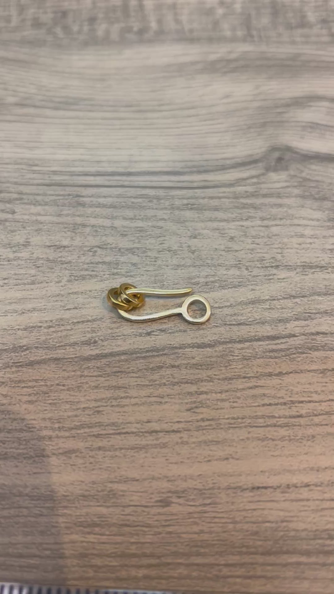 FECHO PARA COLARES EM PRATA 925 COM BANHO DE OURO 18K