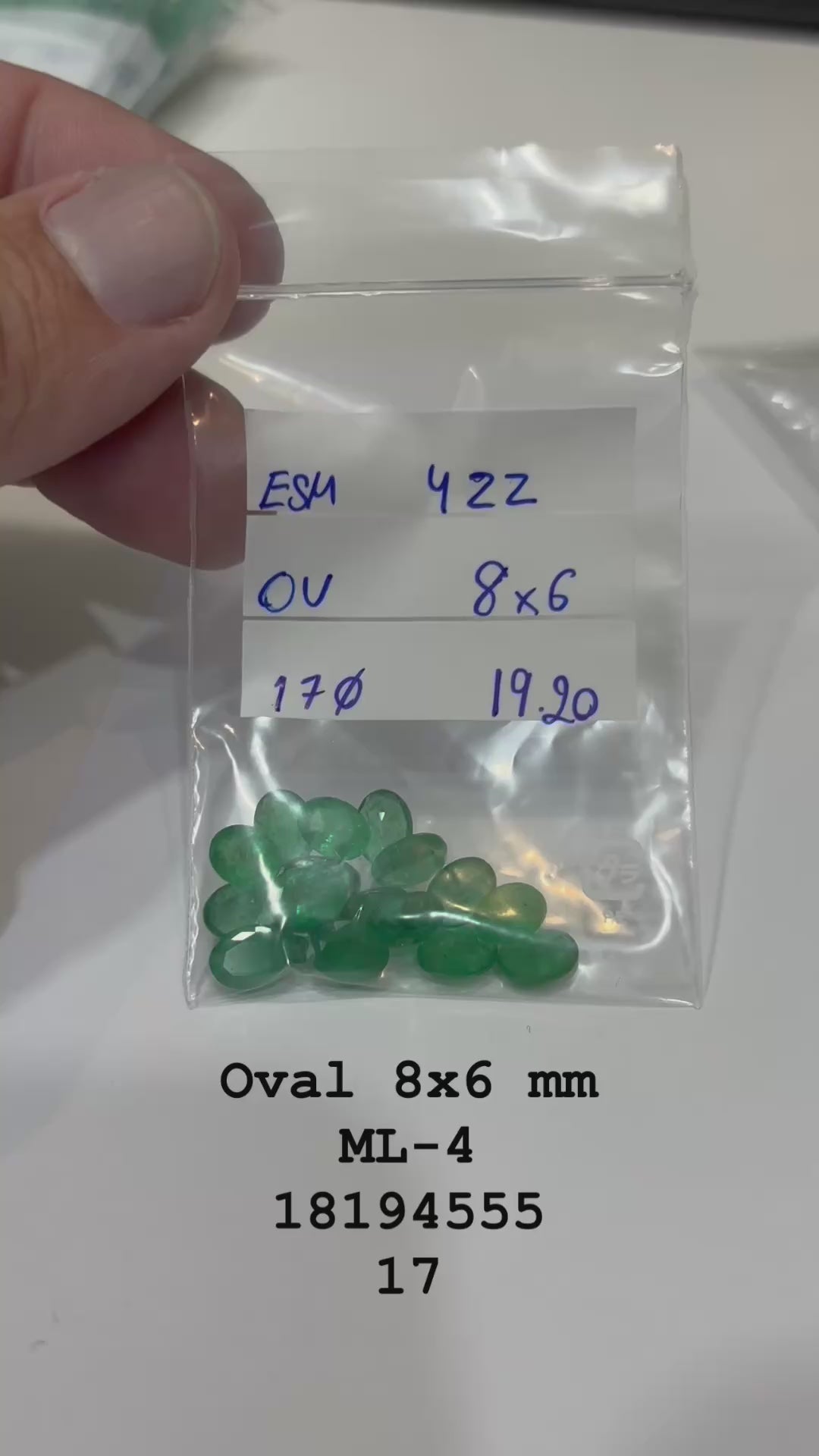Esmeralda Oval 8x6 mm Ml-4  4ZZ -Lote 19.45 cts - 17 Pedras Calibradas – Alta Qualidade para Joalheria