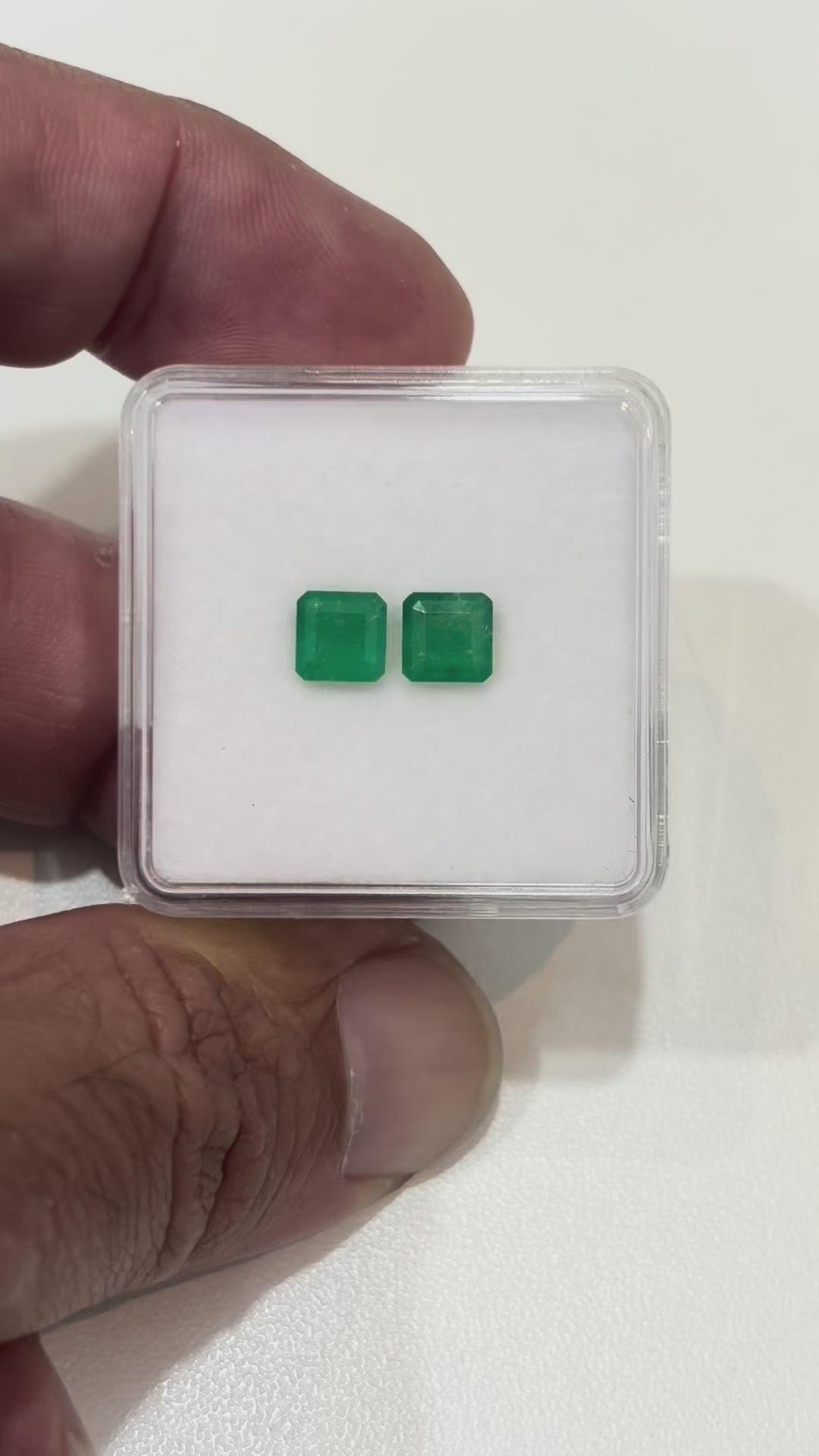 Esmeralda Octogonal 6x6 mm 1.96 cts – Par – Alta Qualidade para Joalheria