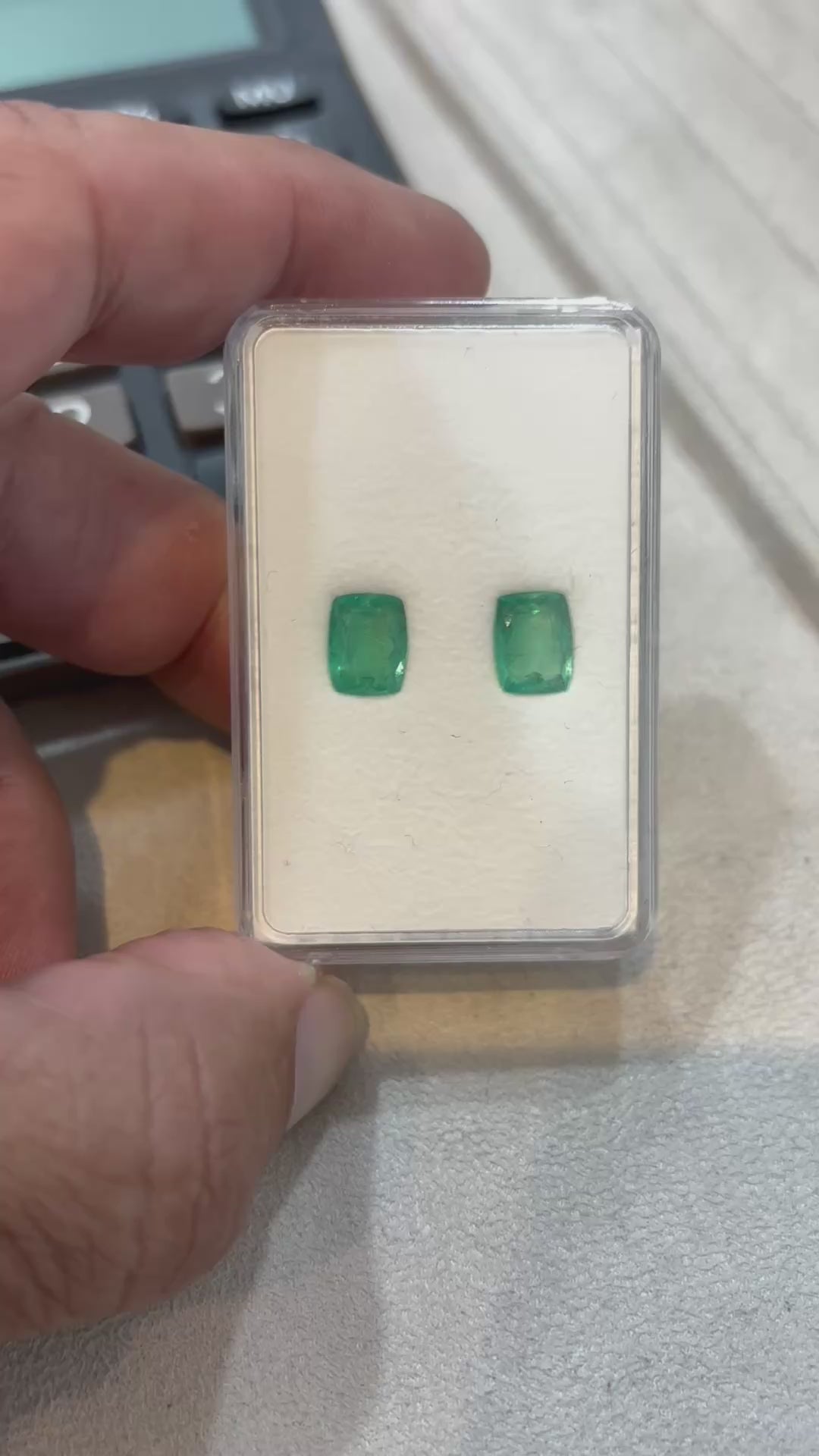 Par de Esmeralda Antique 9x7 mm Natural – 2.92 cts para Joalheria