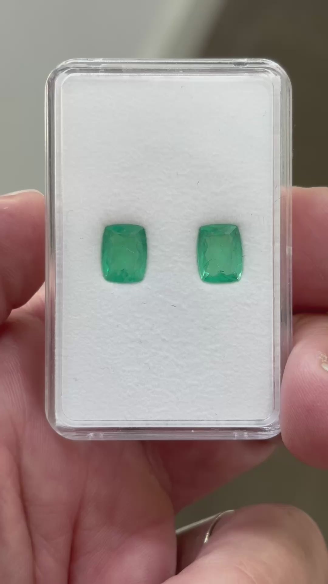 Par de Esmeralda Antique 9x7 mm Natural – 2.92 cts para Joalheria