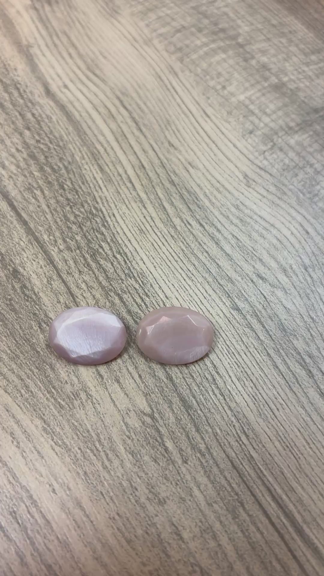 MADREPÉROLA OVAL FACETADA - 15x20mm - LOTE 2 PEÇAS